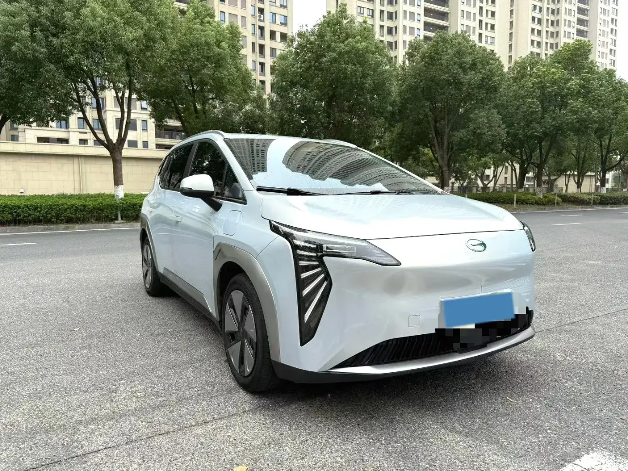 2023 AION Y thumbnail 2