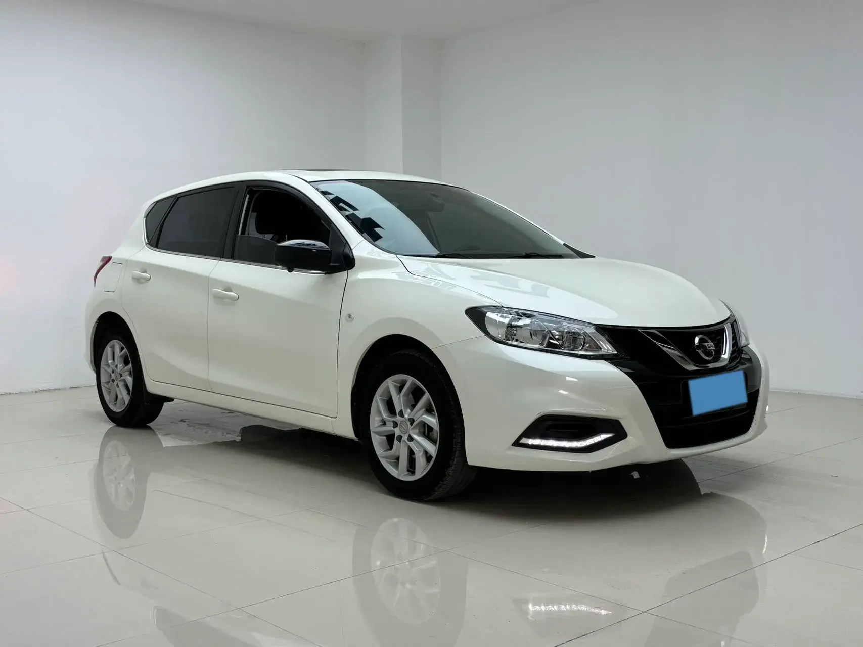 2021 NISSAN TIIDA thumbnail 2