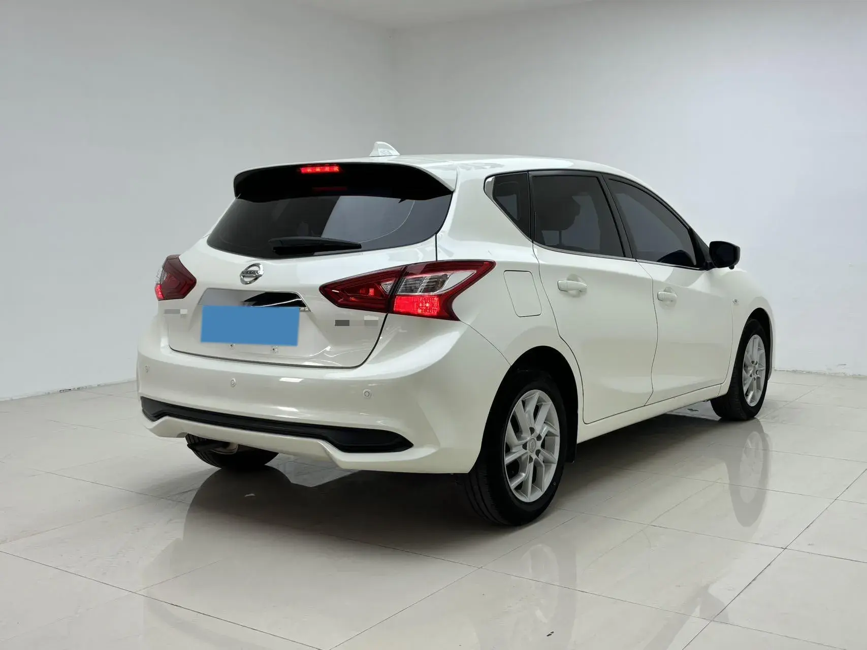 2021 NISSAN TIIDA thumbnail 3