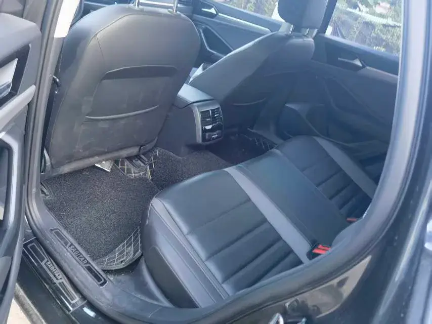 2022 VOLKSWAGEN SAGITAR thumbnail 3