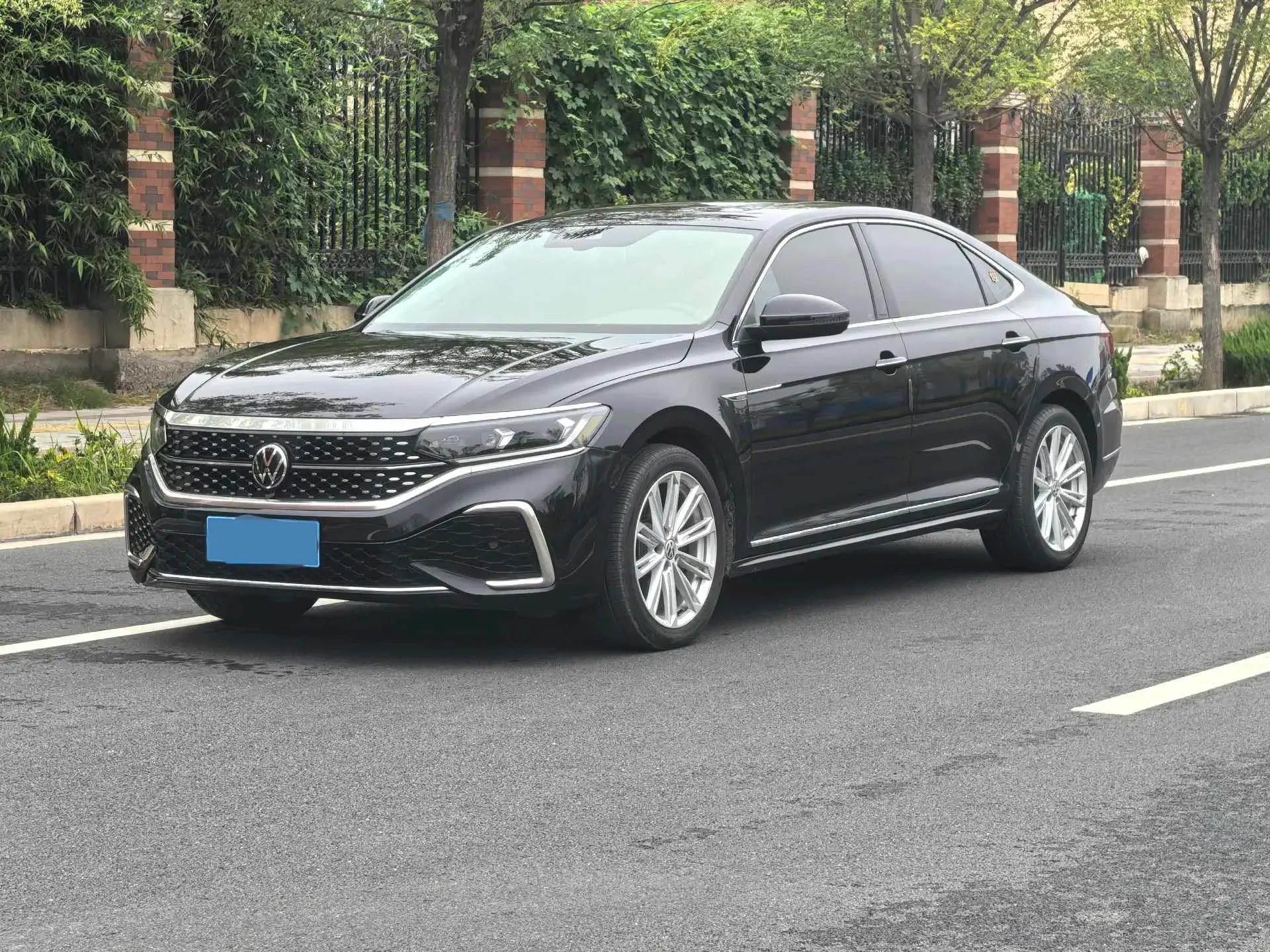 2022 VOLKSWAGEN PASSAT view 1