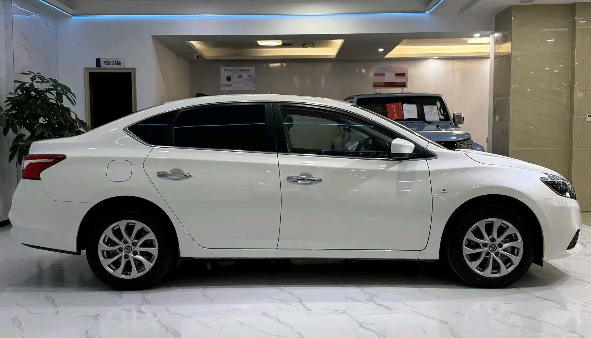 2024 NISSAN SYLPHY thumbnail 3