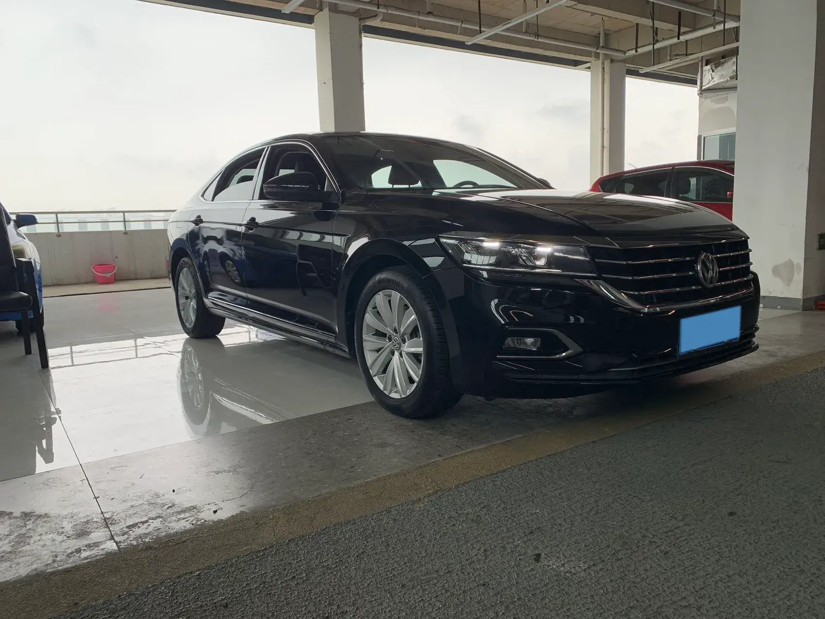 2019 VOLKSWAGEN PASSAT thumbnail 3