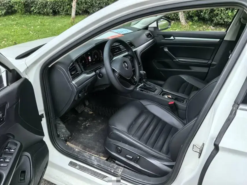 2021 VOLKSWAGEN LAMANDO thumbnail 3