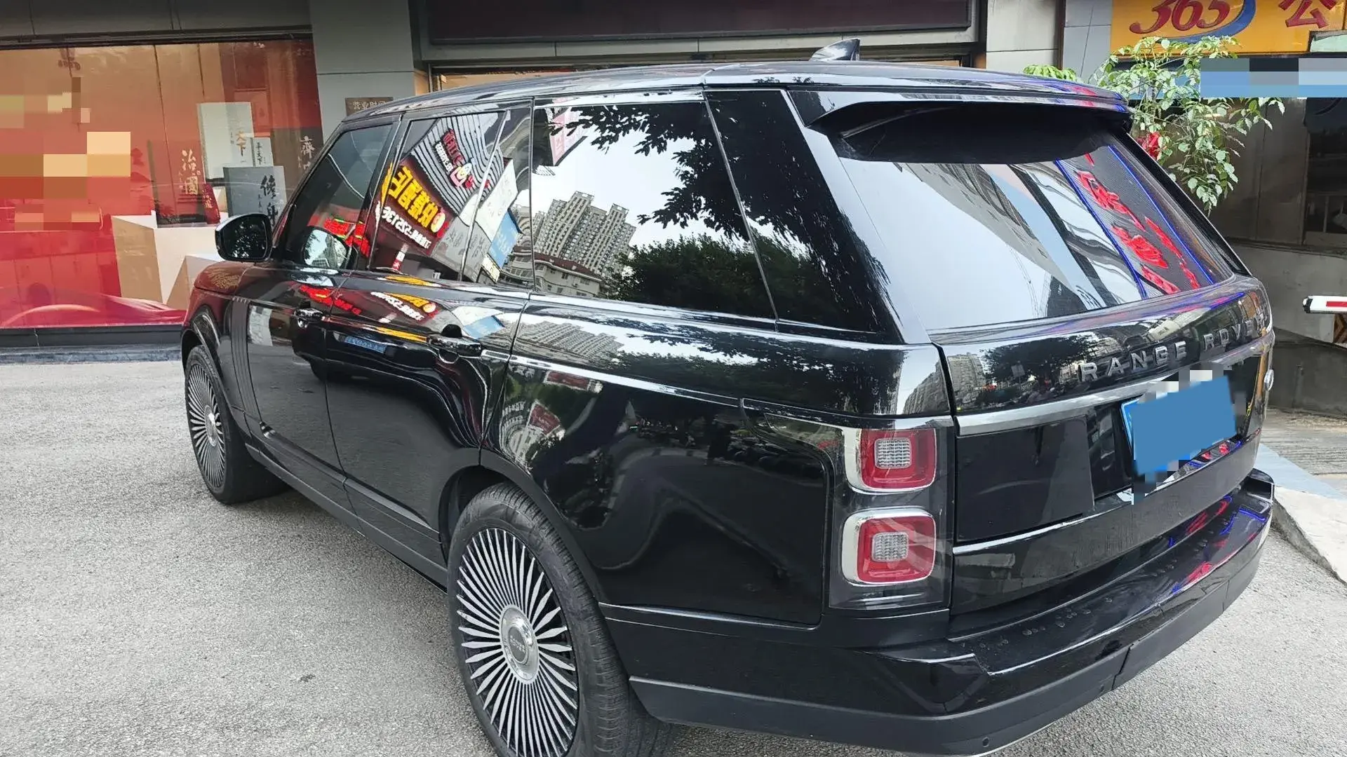 2020 LAND ROVER thumbnail 4