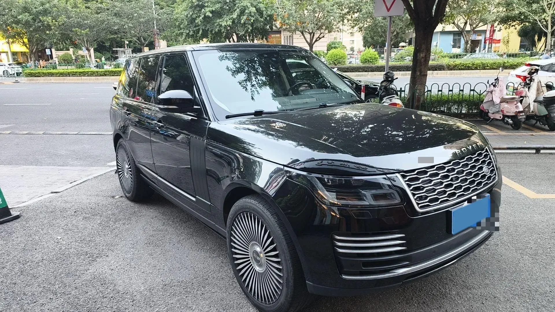 2020 LAND ROVER thumbnail 2