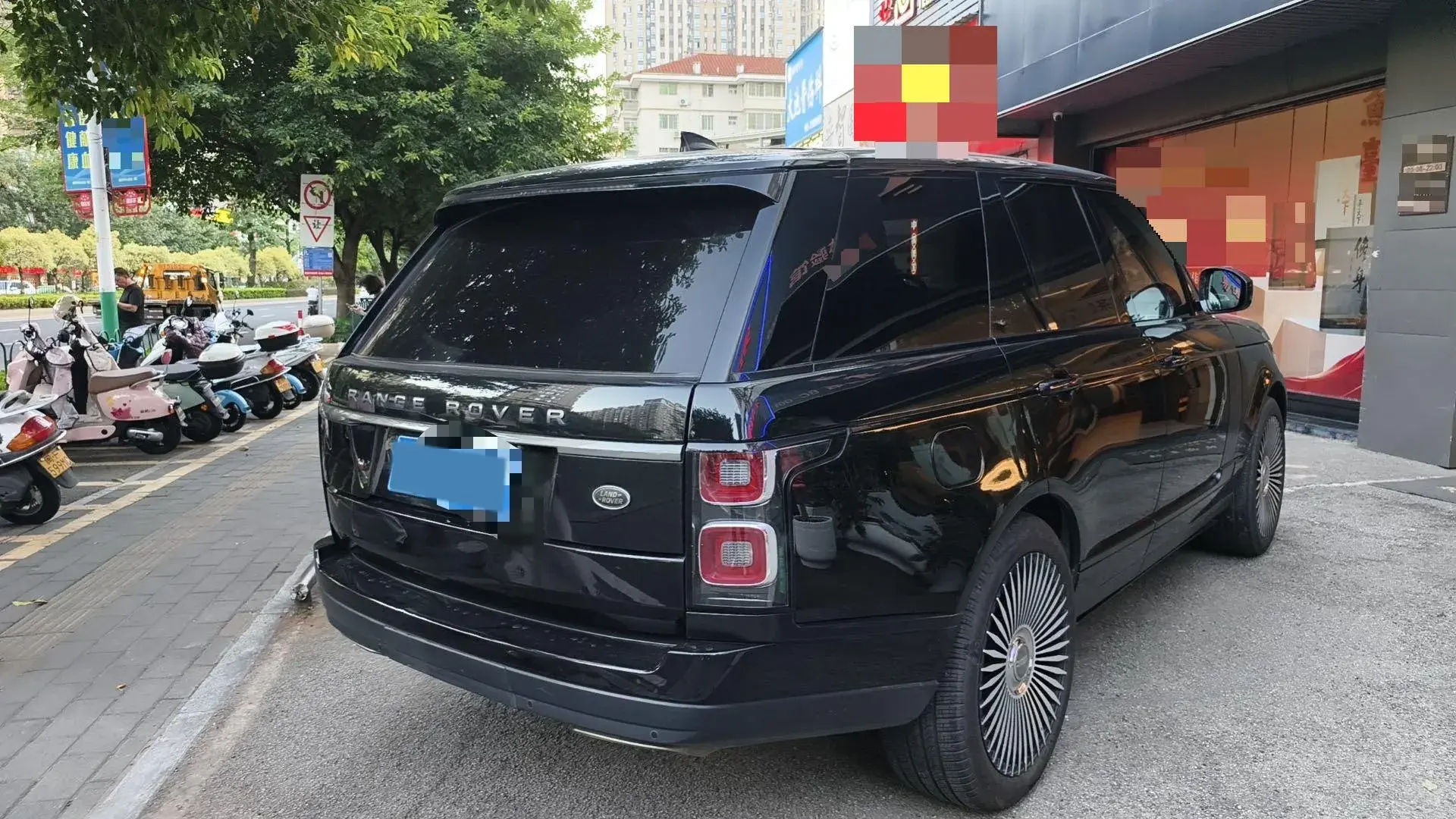 2020 LAND ROVER thumbnail 3