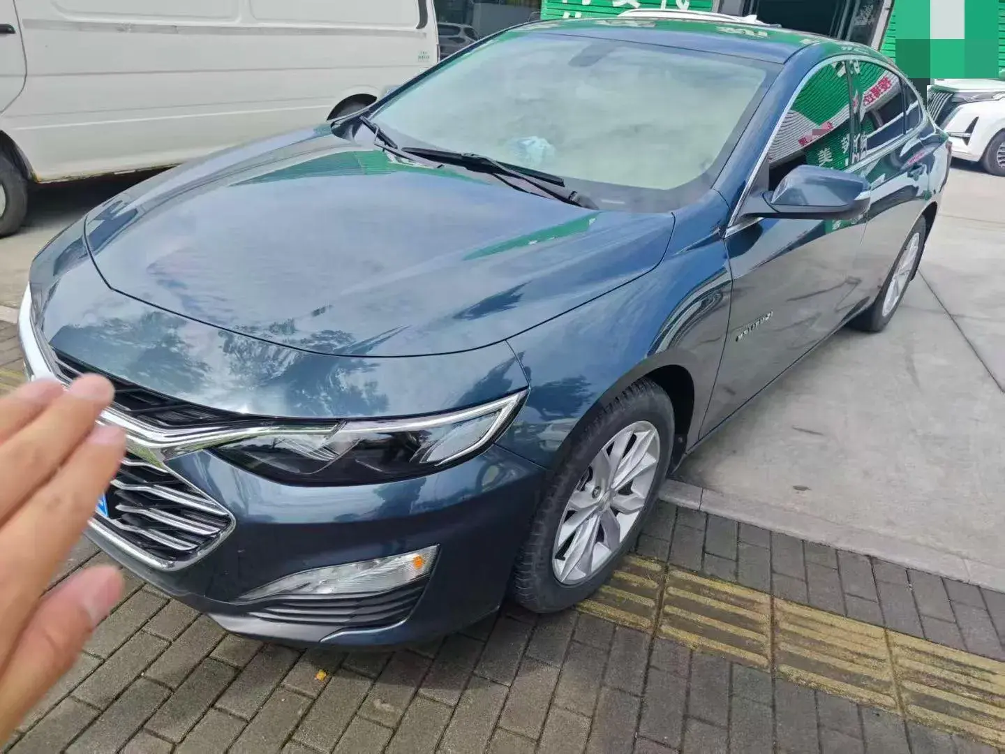 2022 CHEVROLET MALIBU view 1