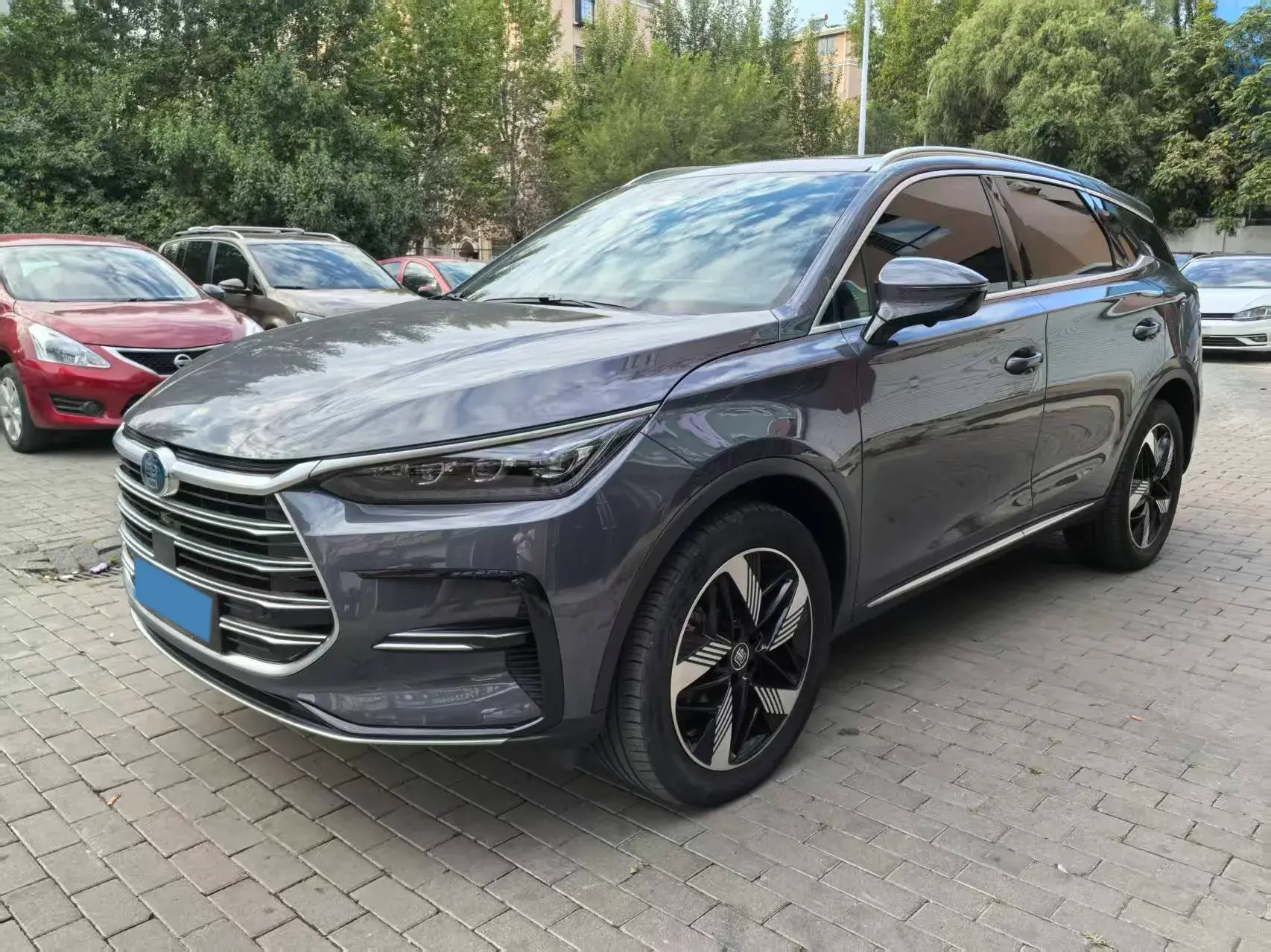 2023 BYD TANG view 1