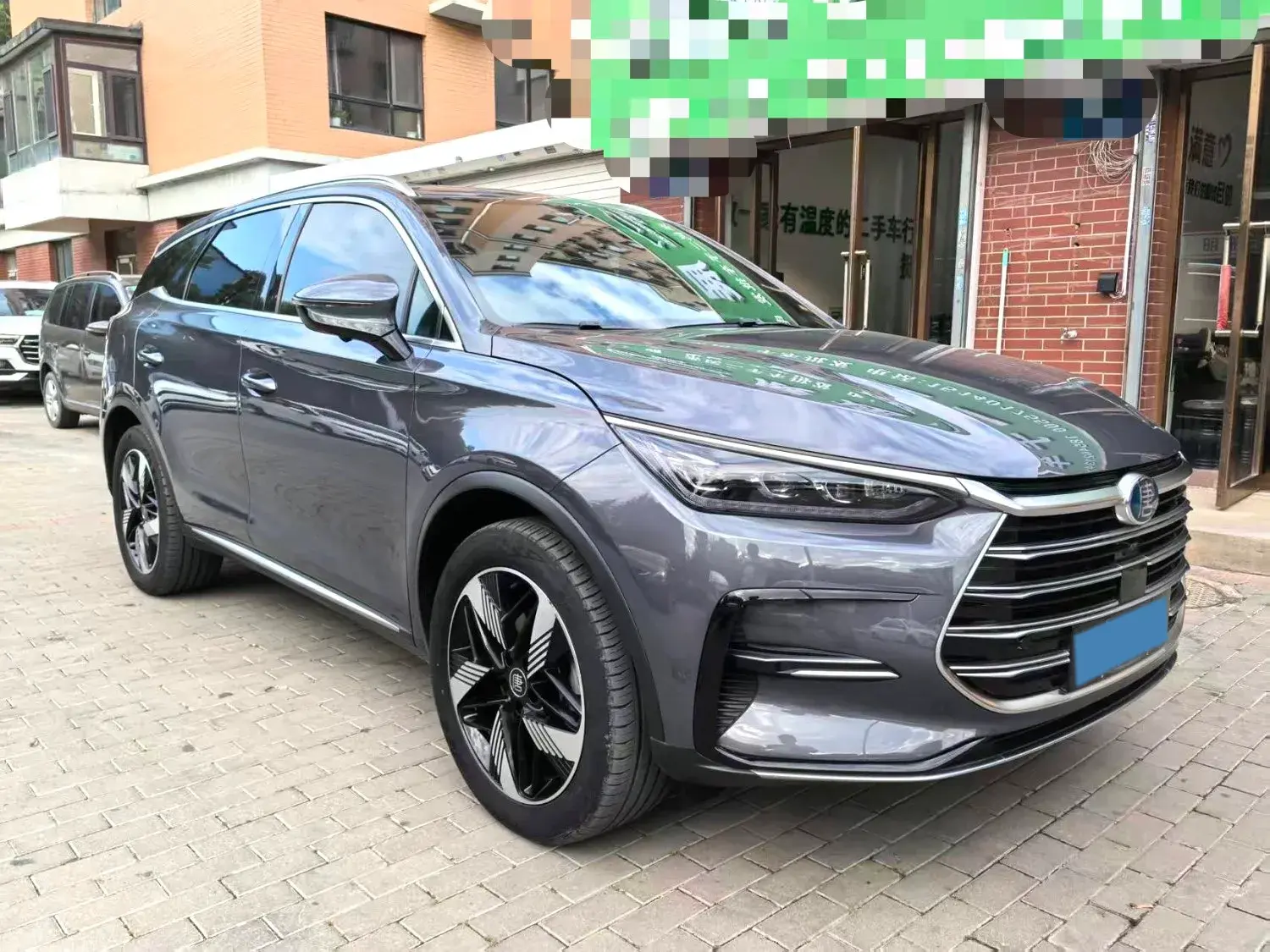 2023 BYD TANG thumbnail 3