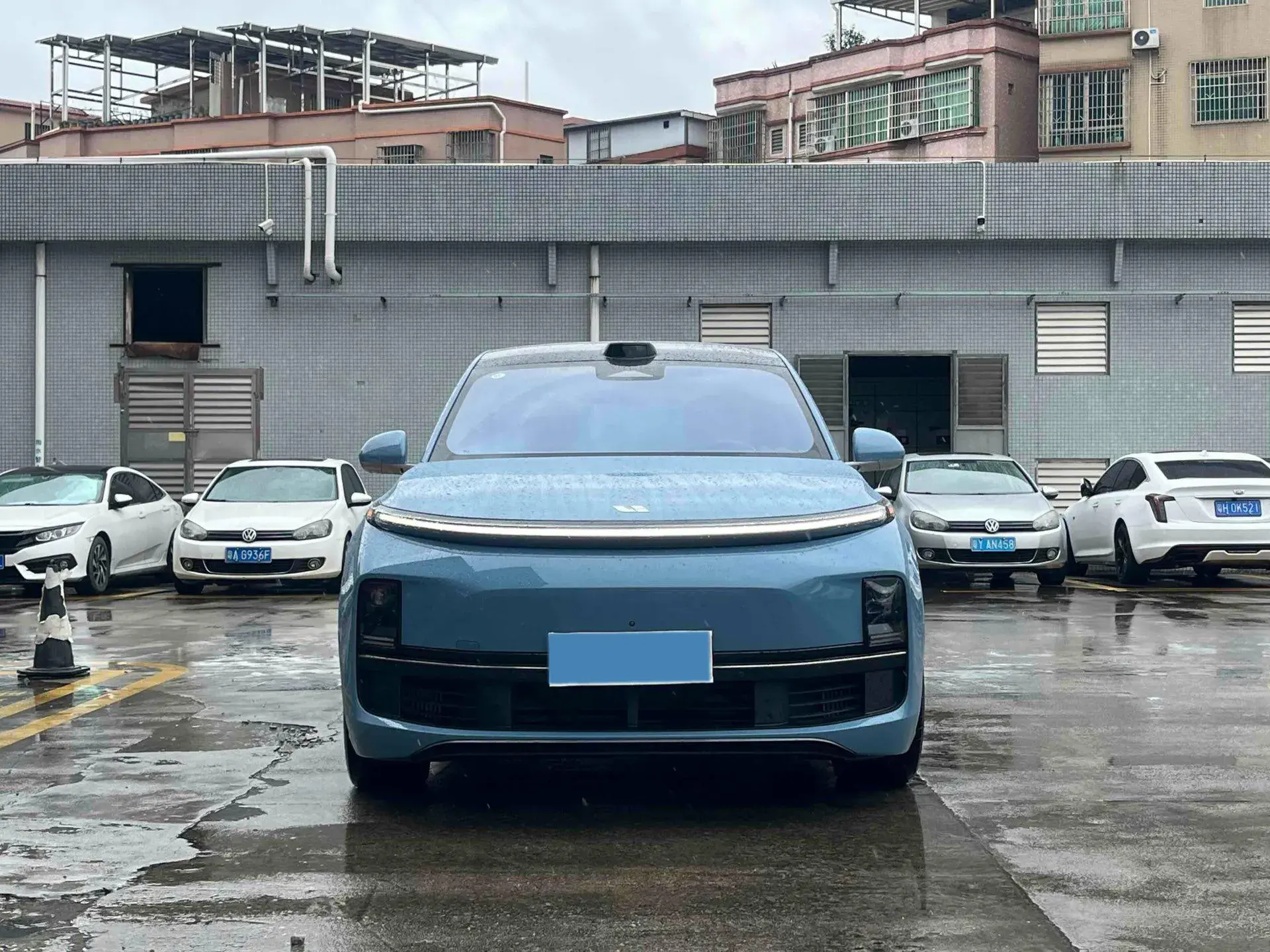 2022 LI L9 thumbnail 2