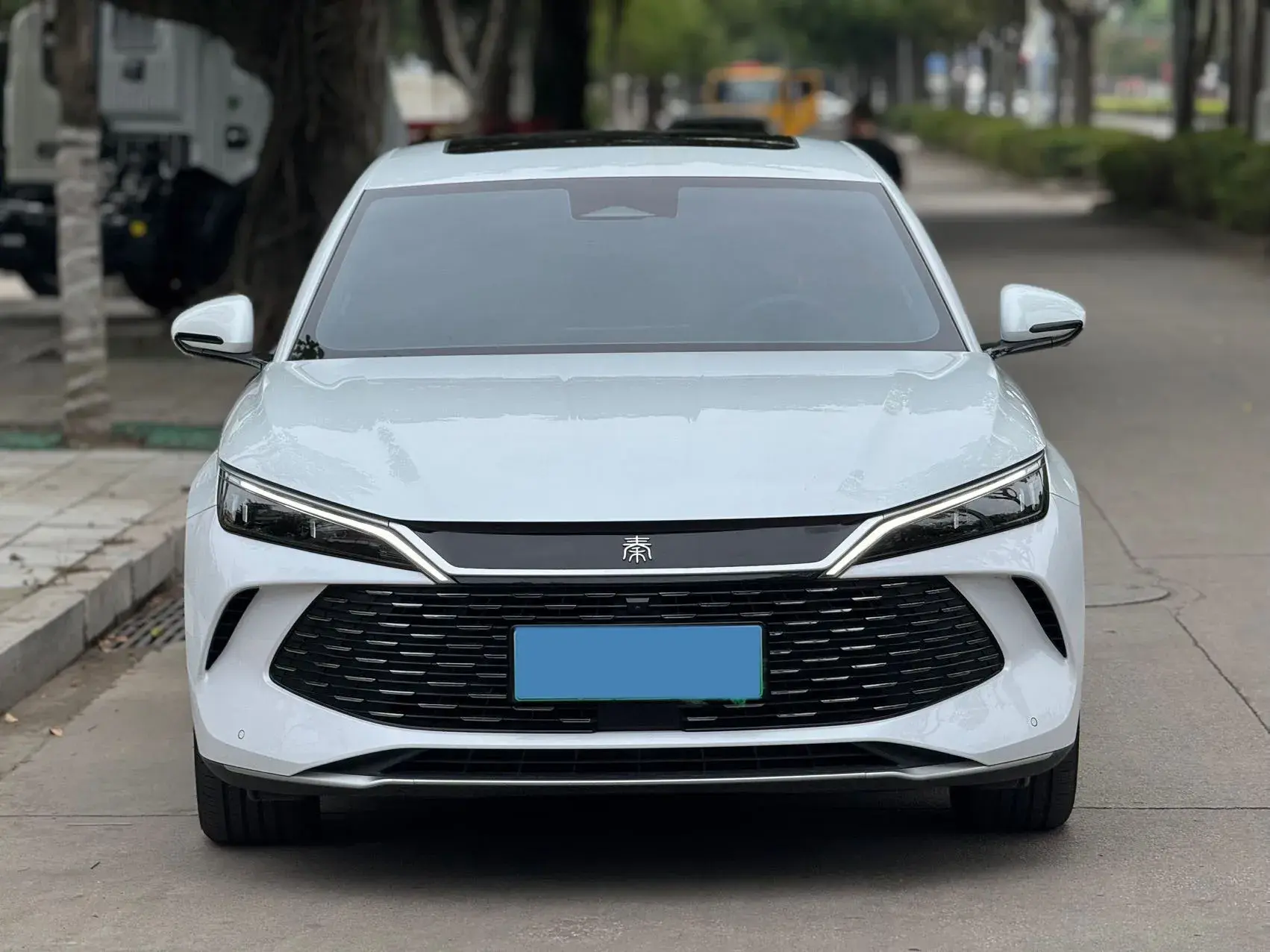 2024 BYD QINL thumbnail 2