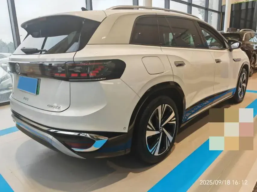 2024 VOLKSWAGEN ID.6 thumbnail 4