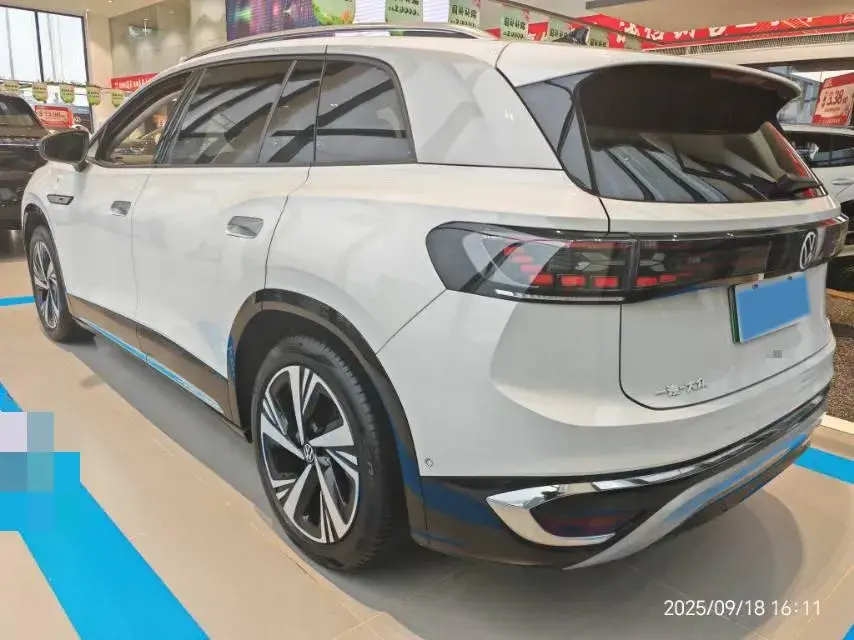 2024 VOLKSWAGEN ID.6 thumbnail 3