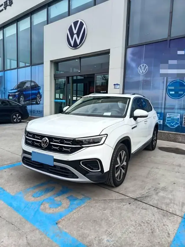 2023 VOLKSWAGEN TAYRON view 1