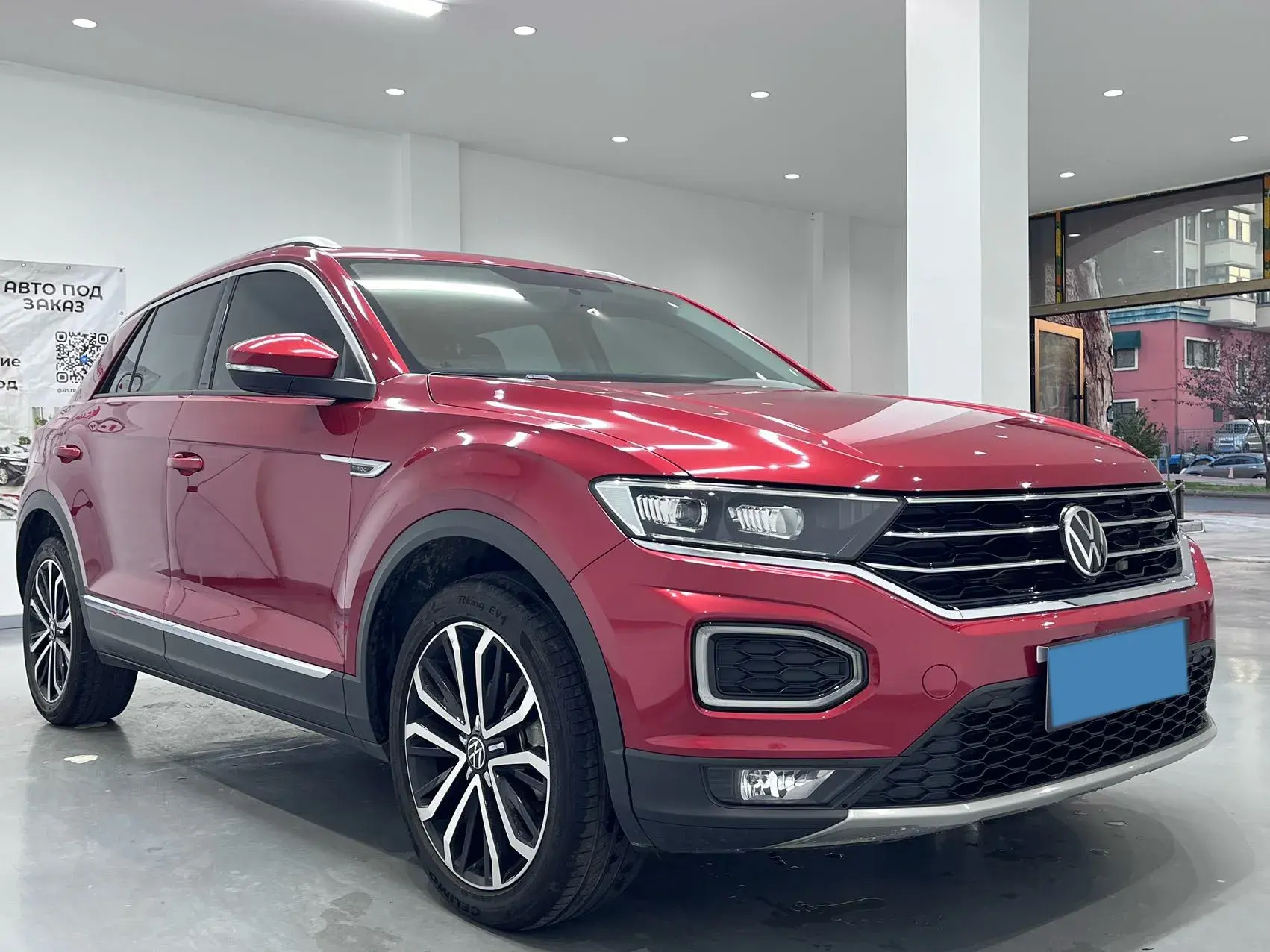 2021 VOLKSWAGEN T-ROC thumbnail 3