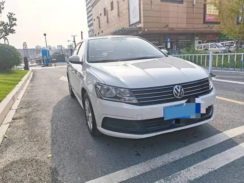 2017 VOLKSWAGEN LAVIDA thumbnail 2