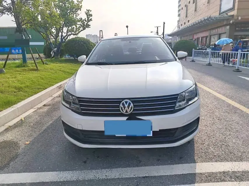 2017 VOLKSWAGEN LAVIDA thumbnail 3