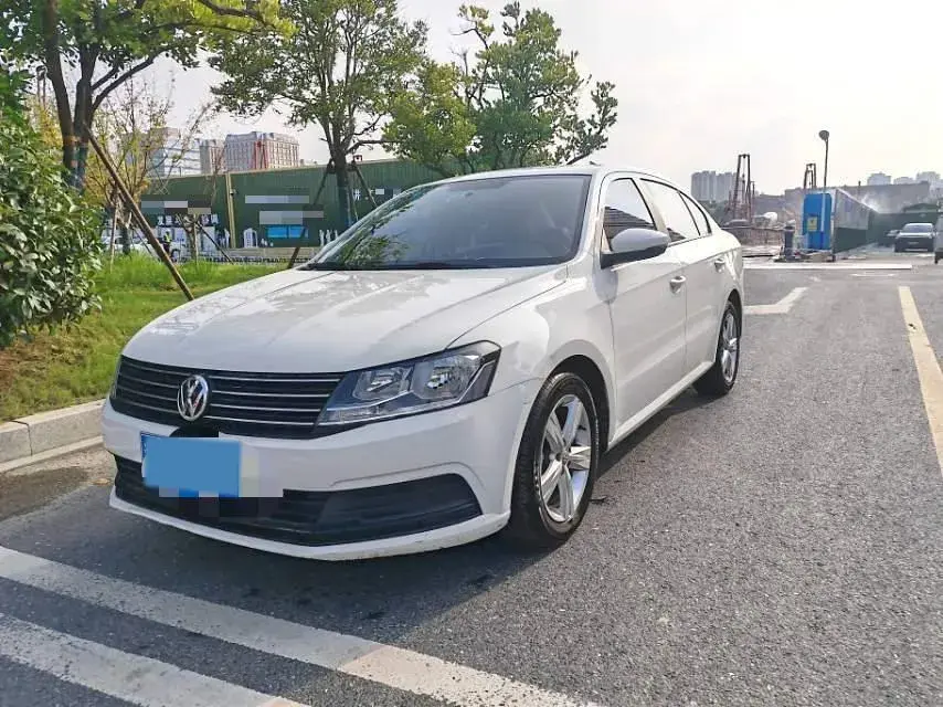 2017 VOLKSWAGEN LAVIDA view 1