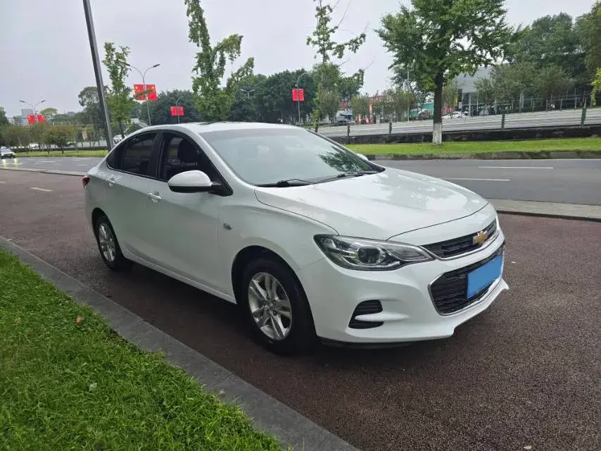 2016 CHEVROLET CAVALIER thumbnail 3