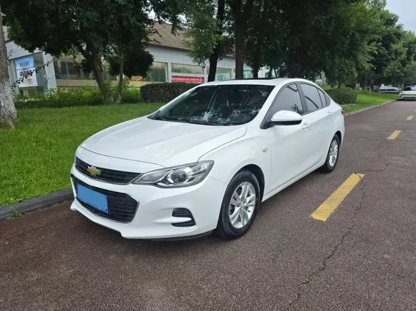 2016 CHEVROLET CAVALIER view 1