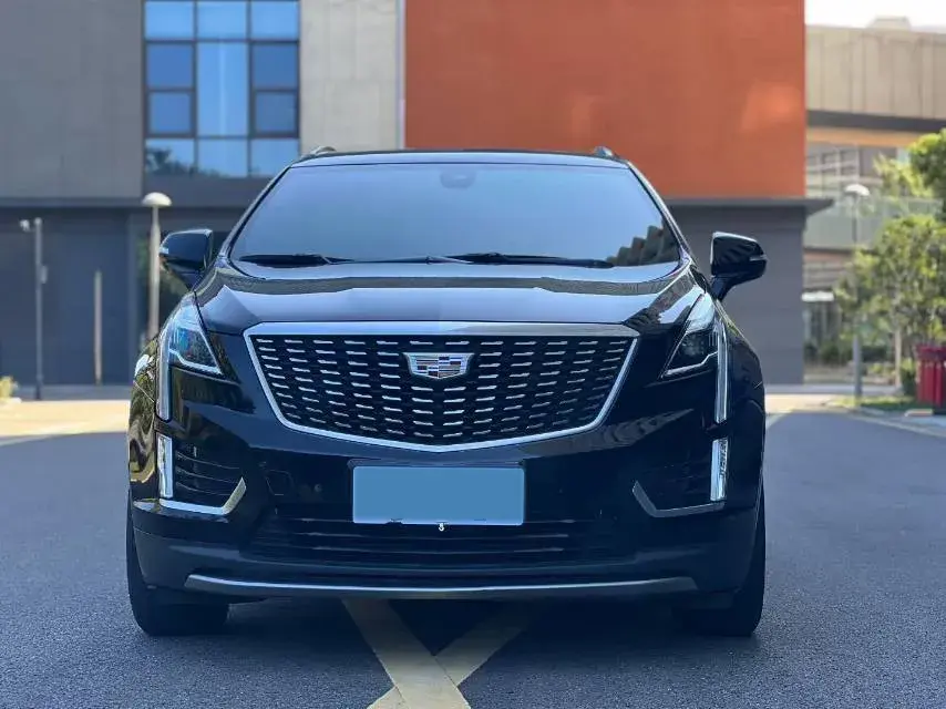 2021 CADILLAC XT5 thumbnail 2