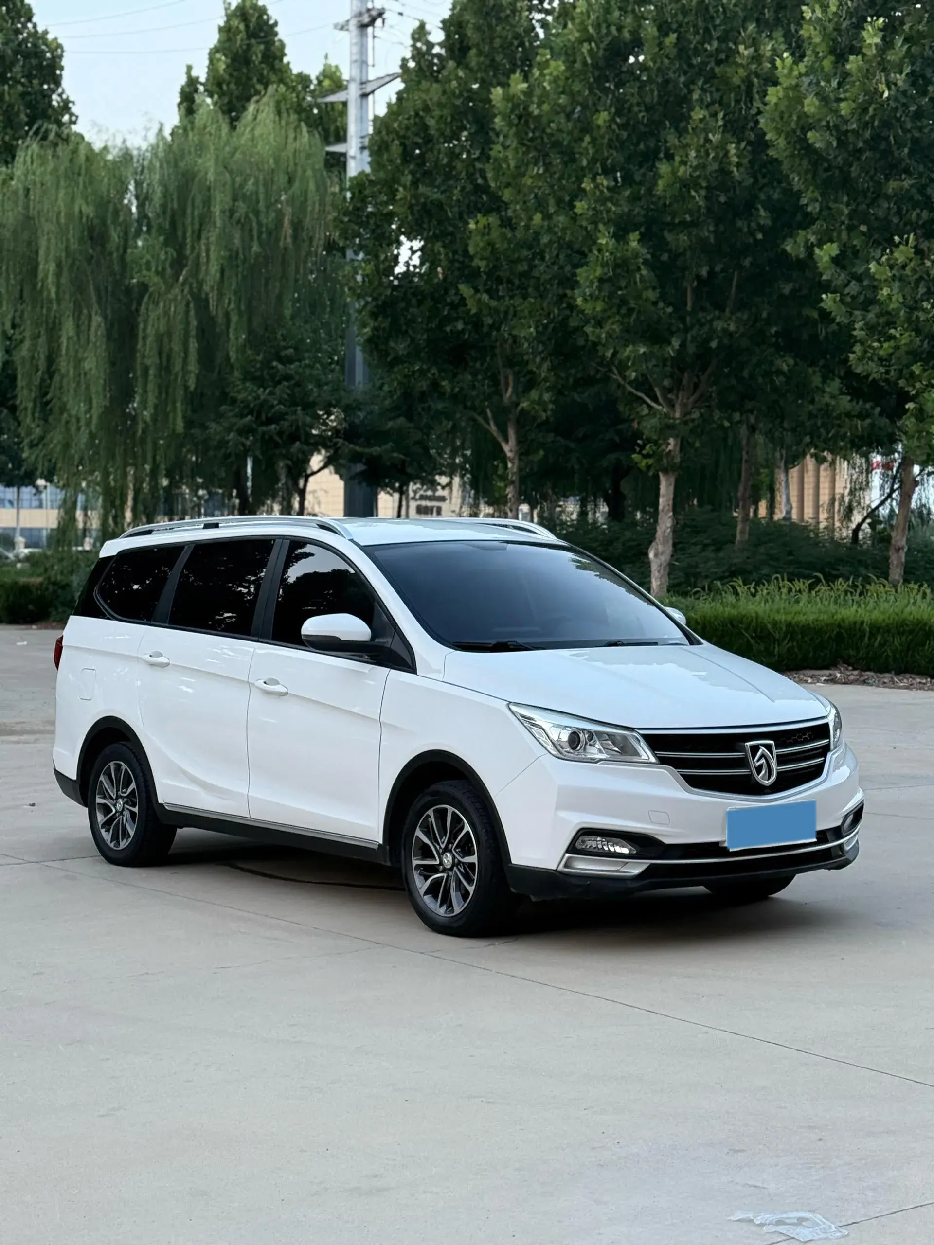 2019 BAOJUN 730 thumbnail 3