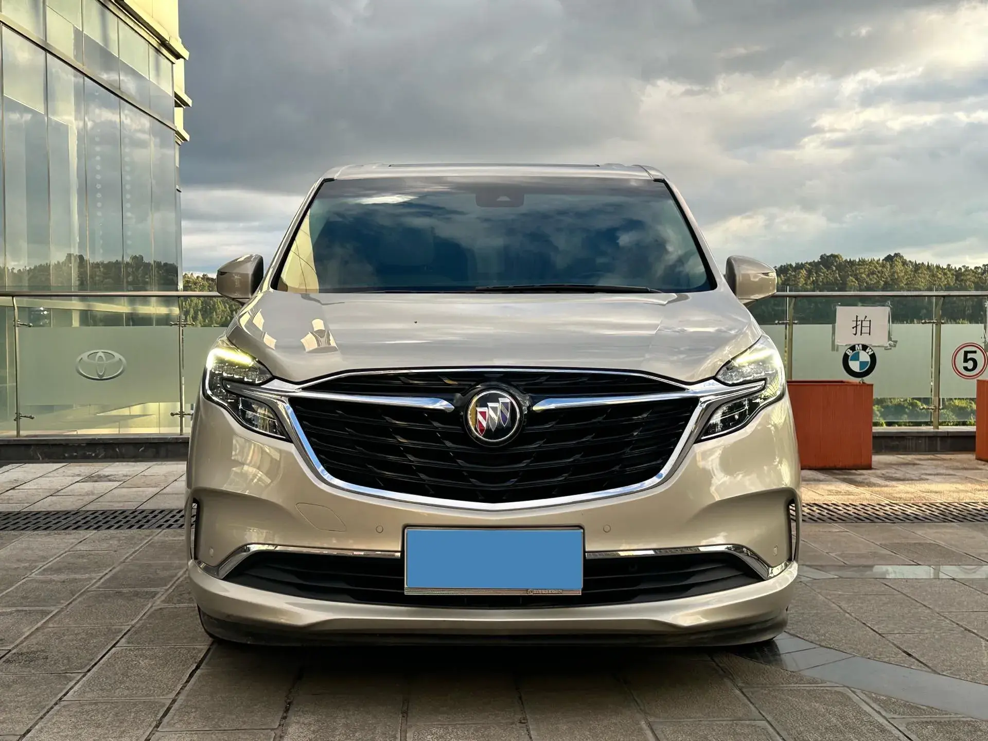 2022 BUICK GL8 thumbnail 2