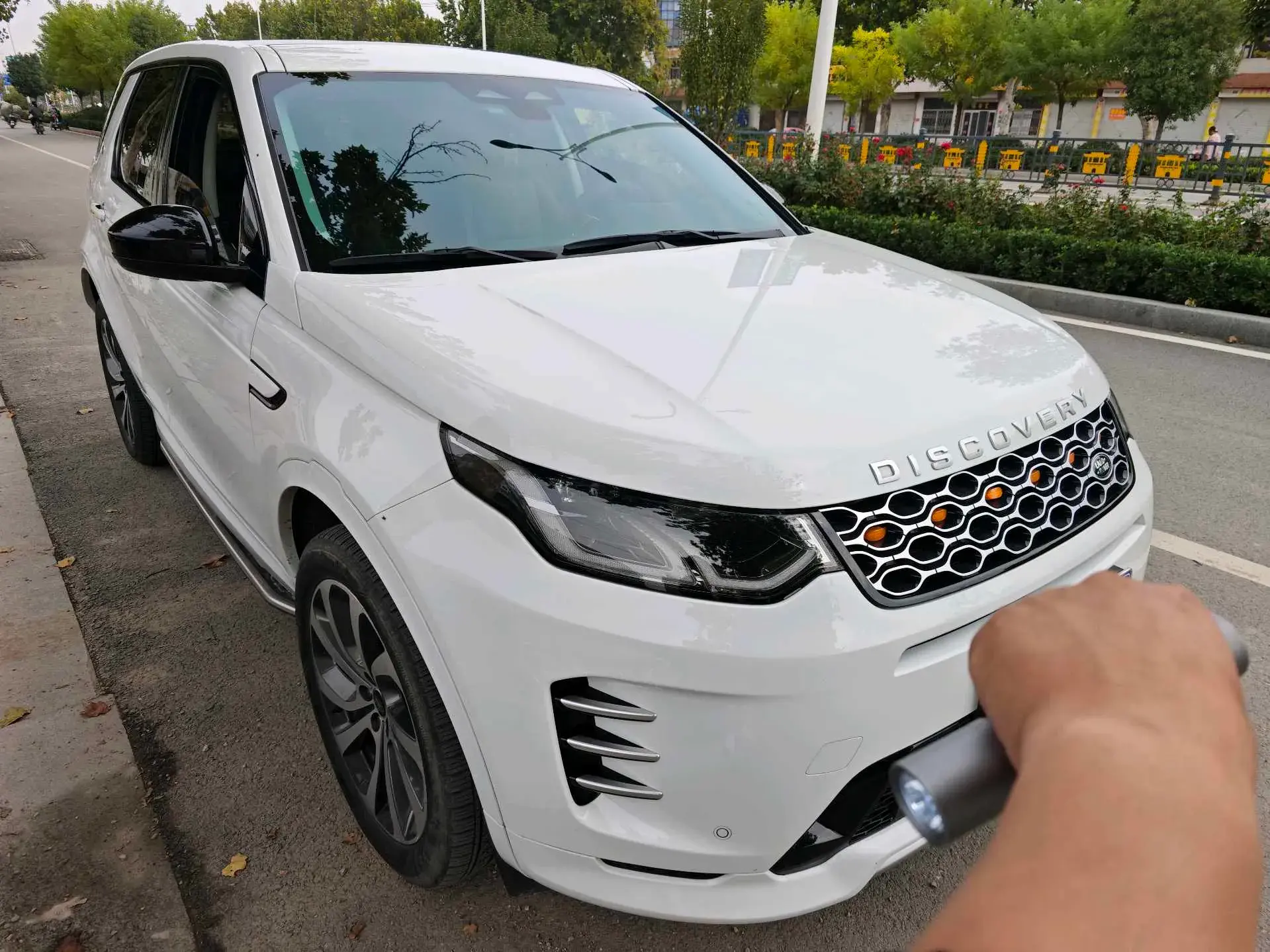 2024 LAND ROVER thumbnail 2
