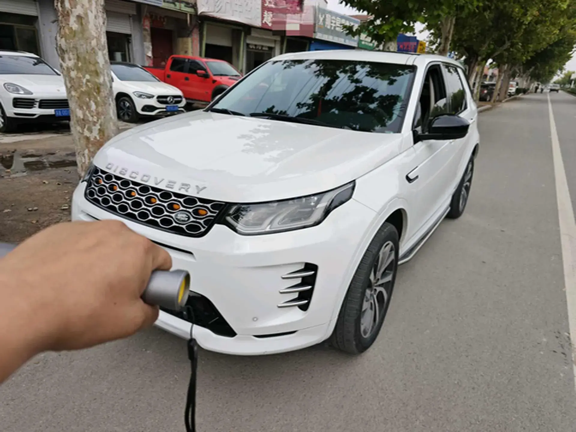 2024 LAND ROVER view 1