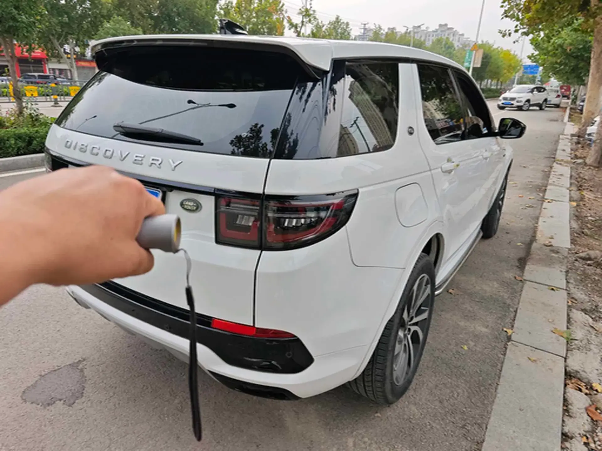 2024 LAND ROVER thumbnail 3