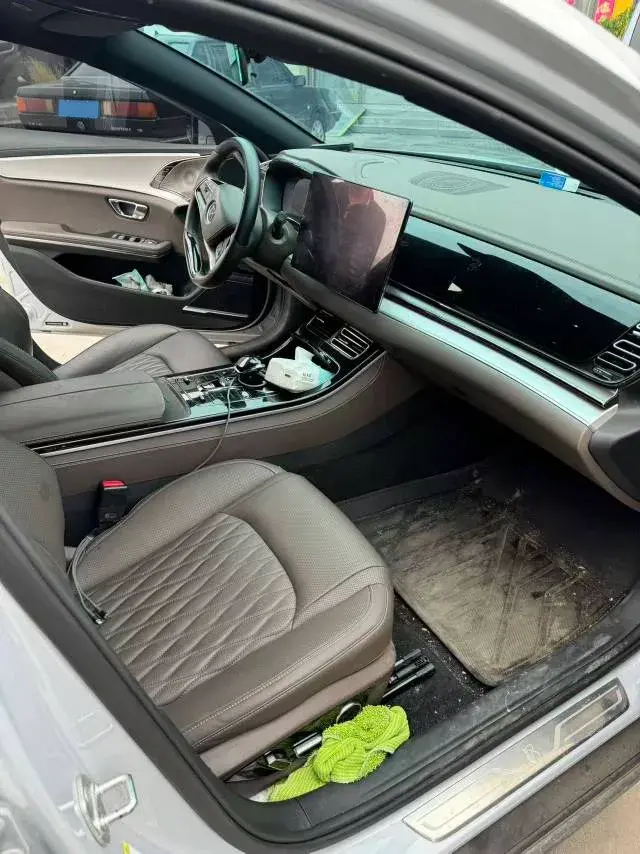 2025 BYD HAN thumbnail 4