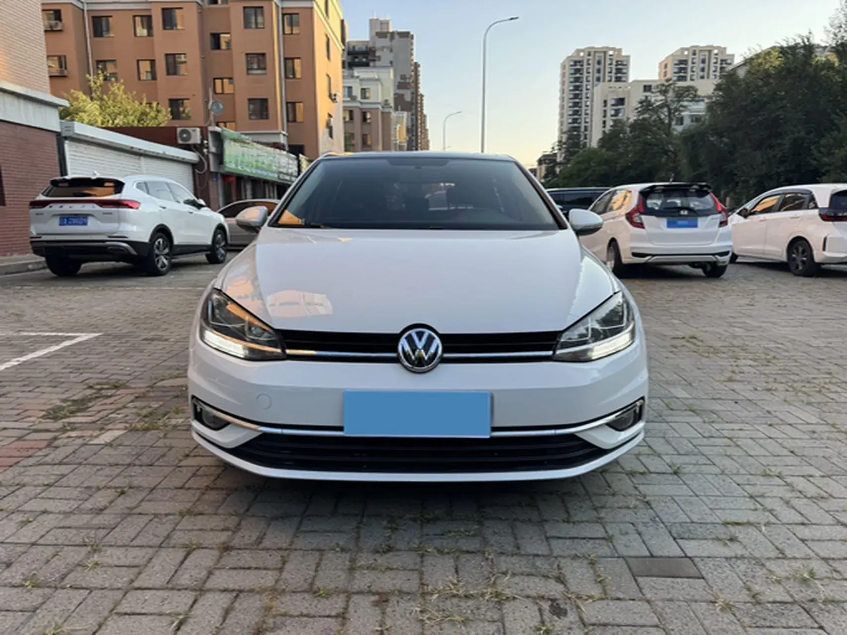 2018 VOLKSWAGEN GOLF thumbnail 2