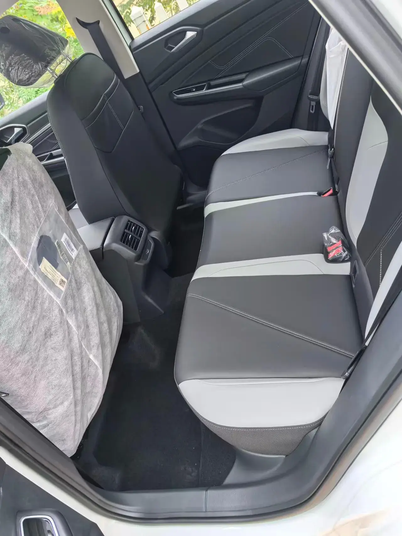 2024 JETTA VS5 thumbnail 4