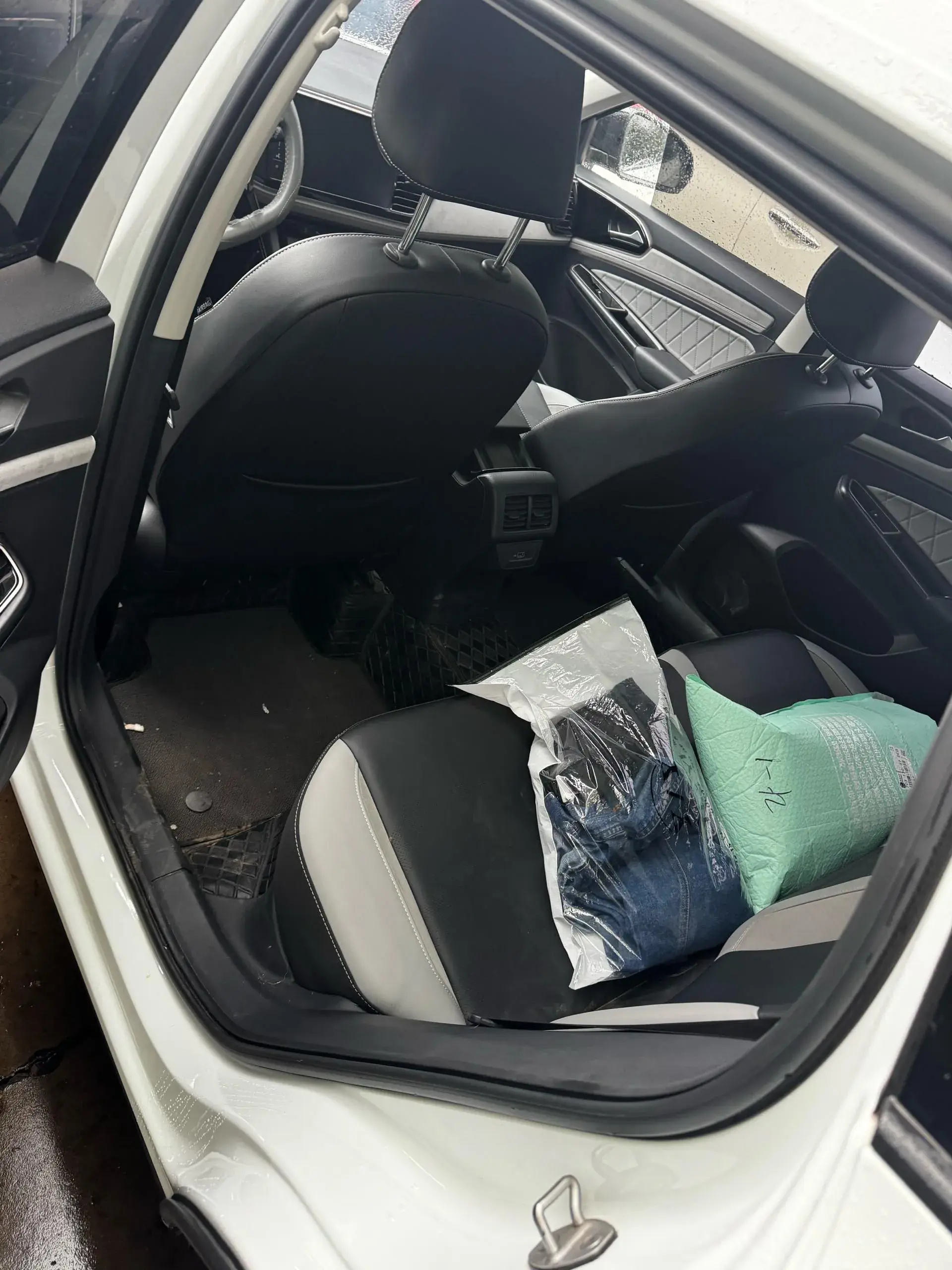 2022 JETTA VS7 thumbnail 4