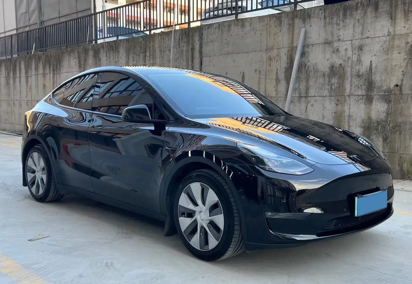2021 TESLA MODEL thumbnail 3