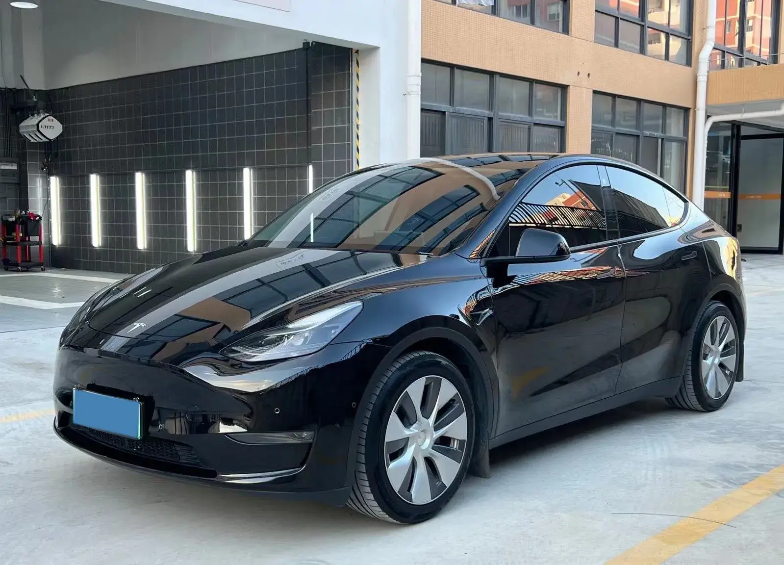 2021 TESLA MODEL view 1