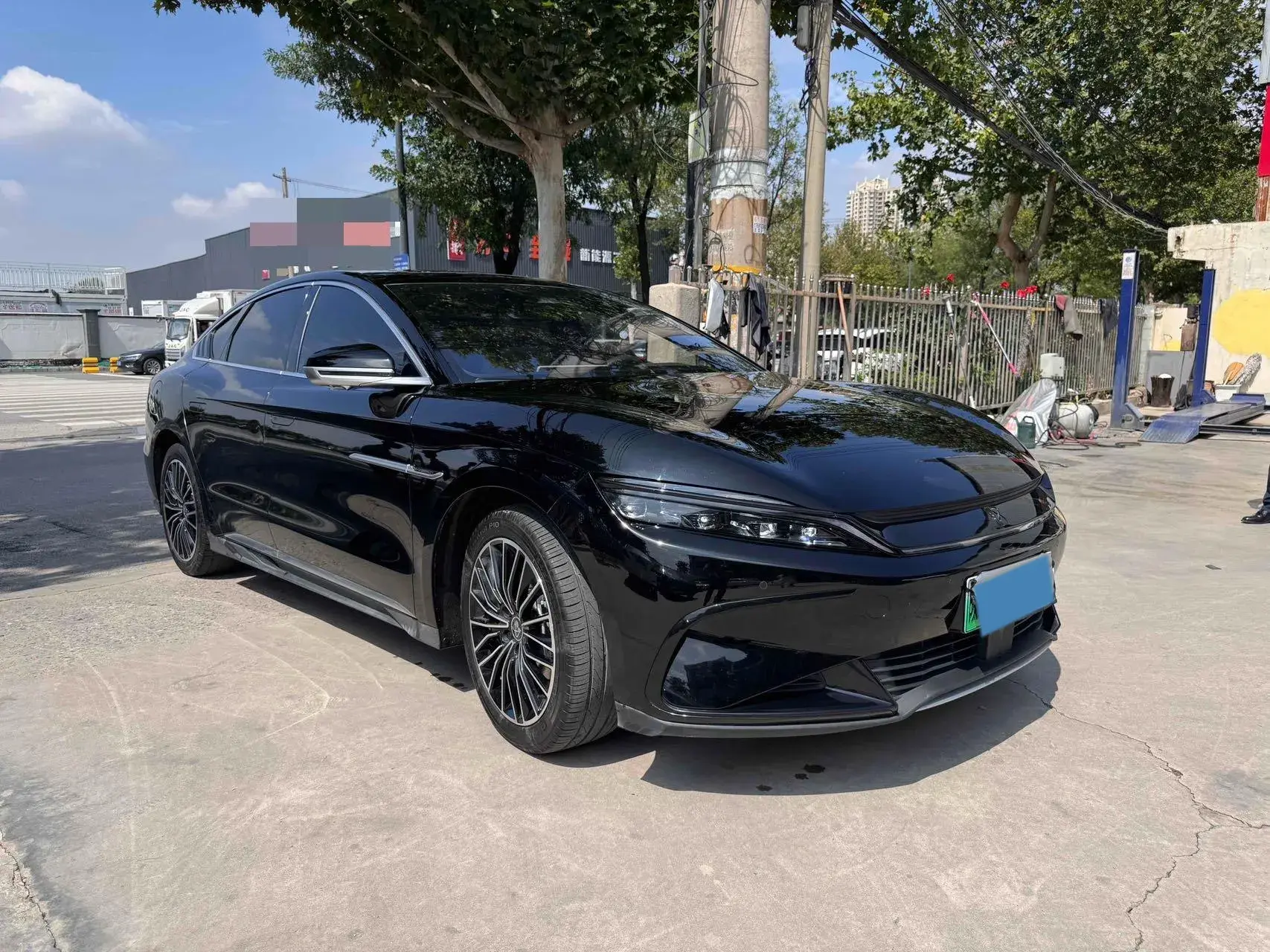 2024 BYD HAN thumbnail 3