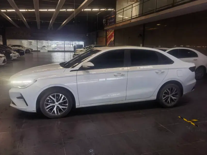 2022 GEELY EMGRAND thumbnail 3