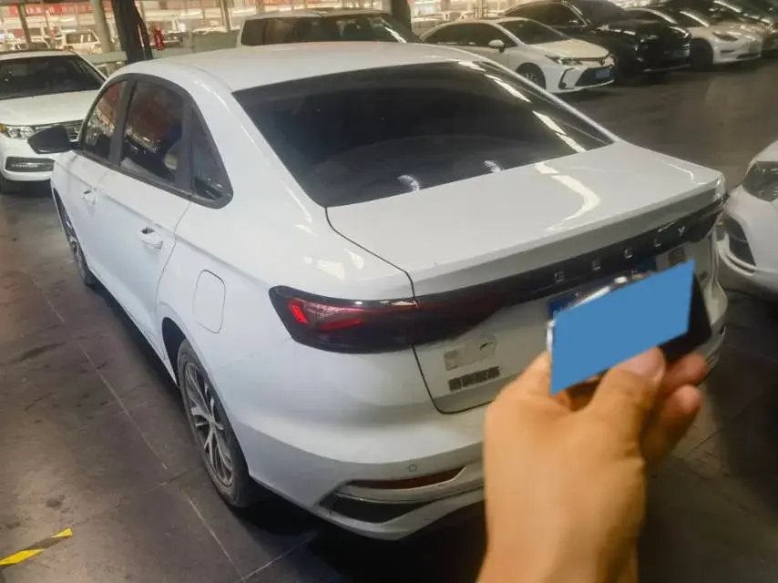 2022 GEELY EMGRAND thumbnail 4