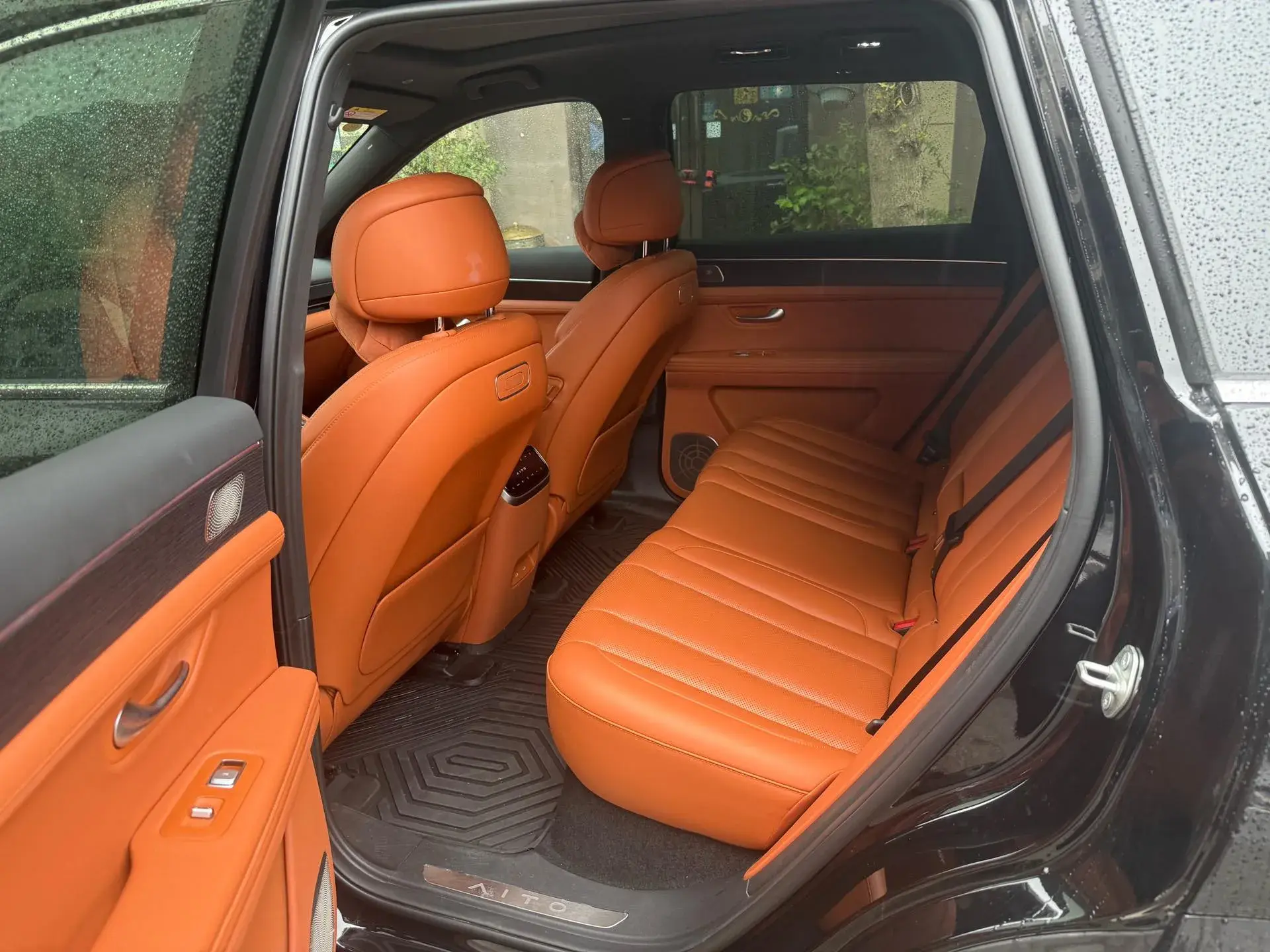 2024 AITO AITO thumbnail 4