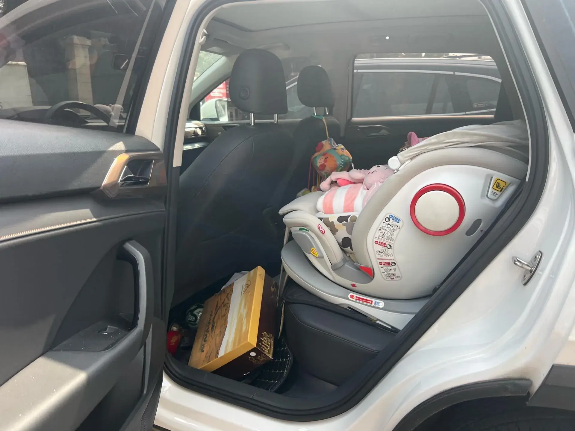 2019 VOLKSWAGEN THARU thumbnail 4