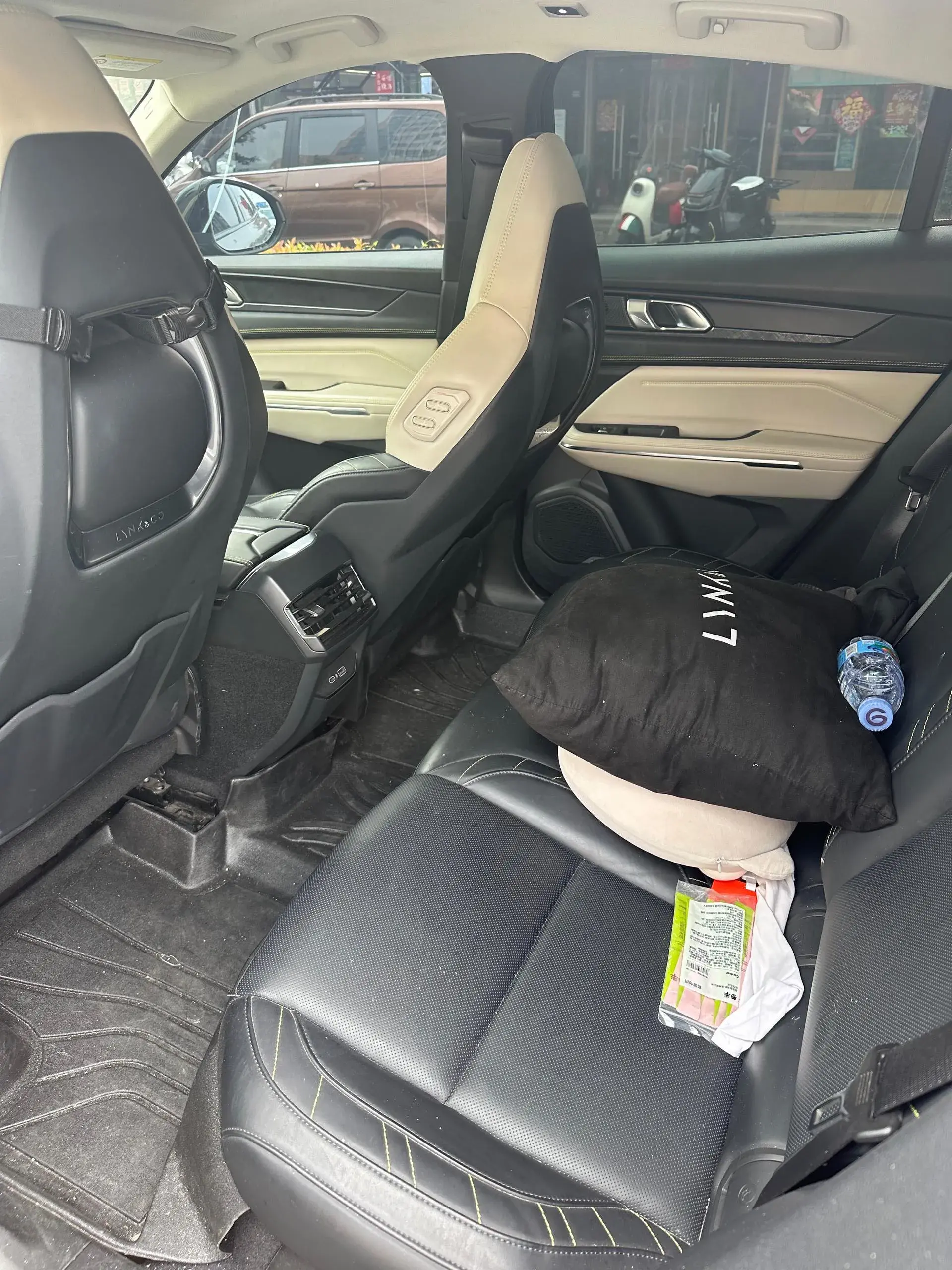 2022 LYNK&CO 05 thumbnail 3