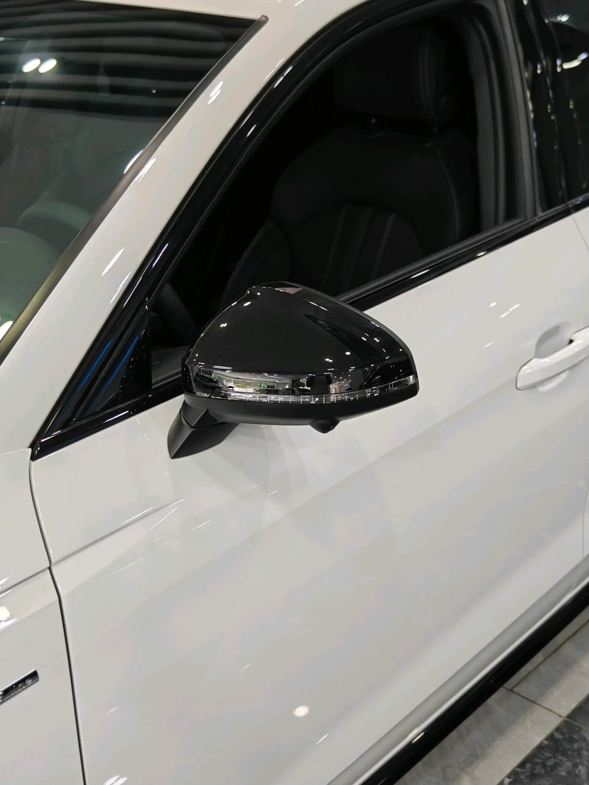 2024 AUDI A4L thumbnail 3