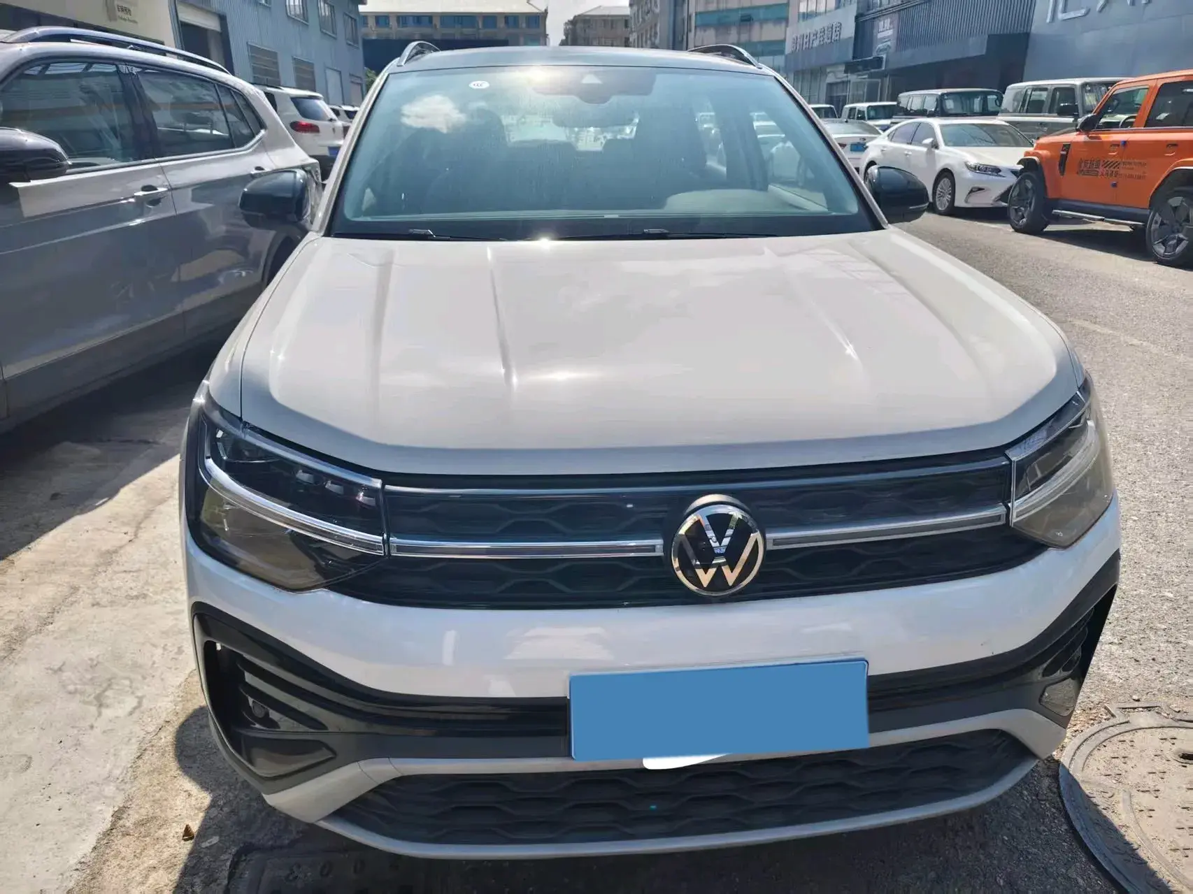 2024 VOLKSWAGEN THARU thumbnail 2