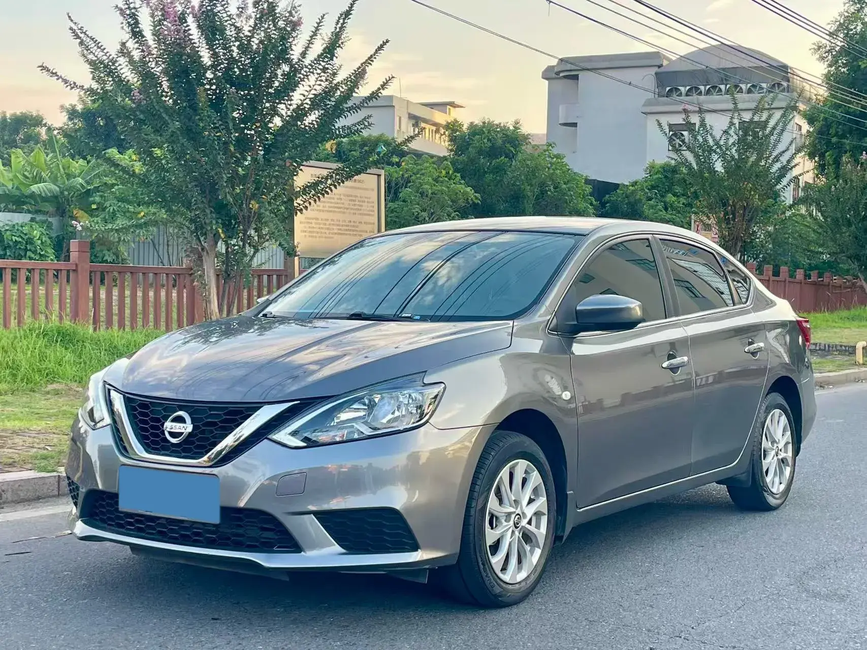 2022 NISSAN SYLPHY view 1