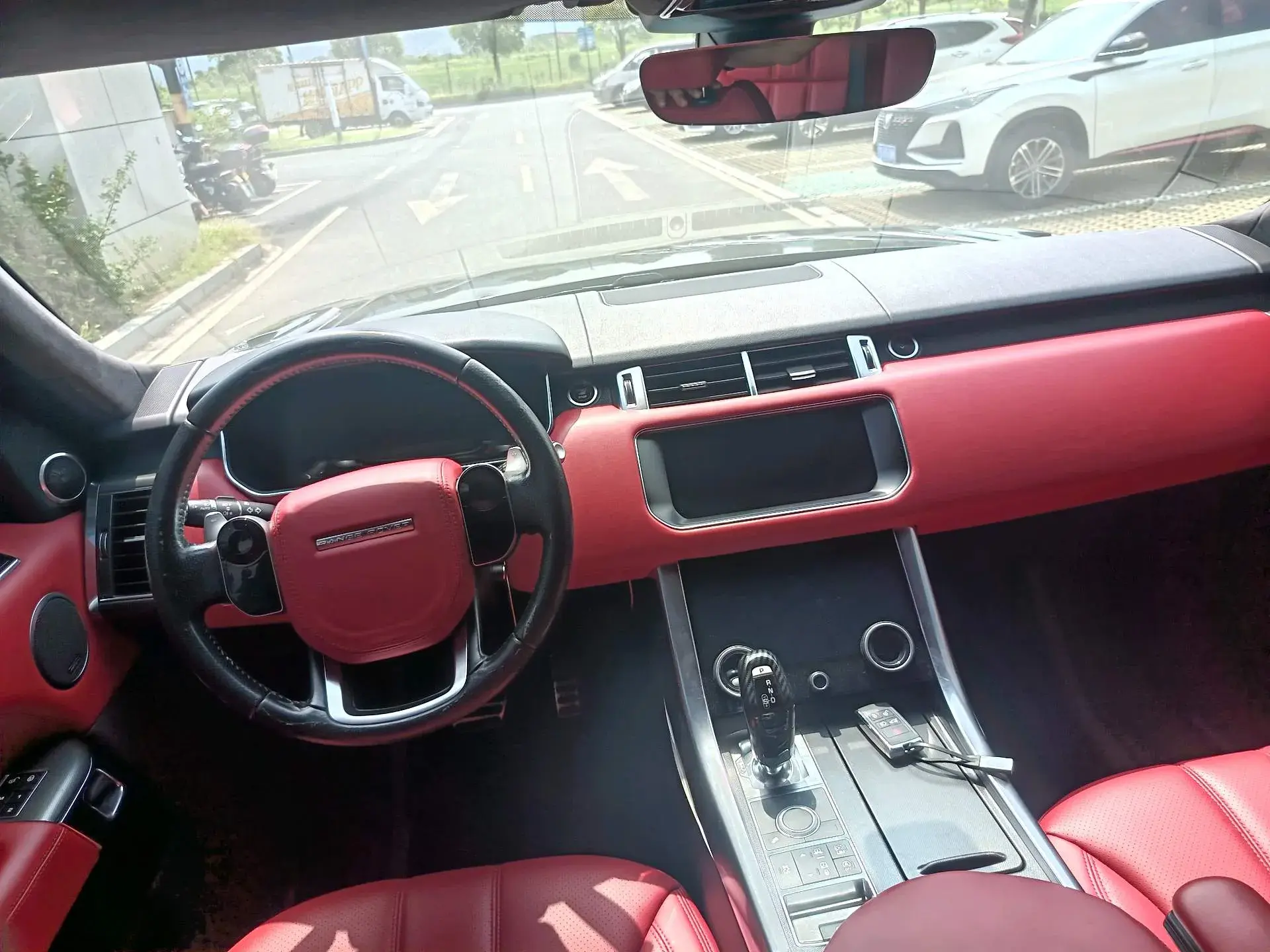 2017 LAND ROVER thumbnail 2