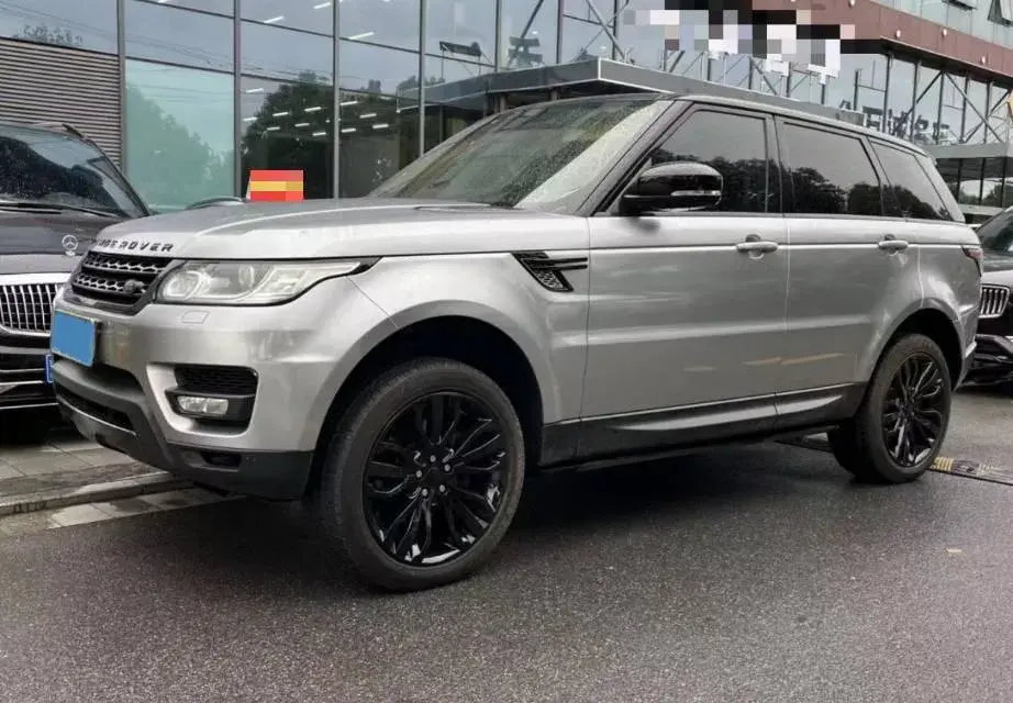 2021 LAND ROVER view 1