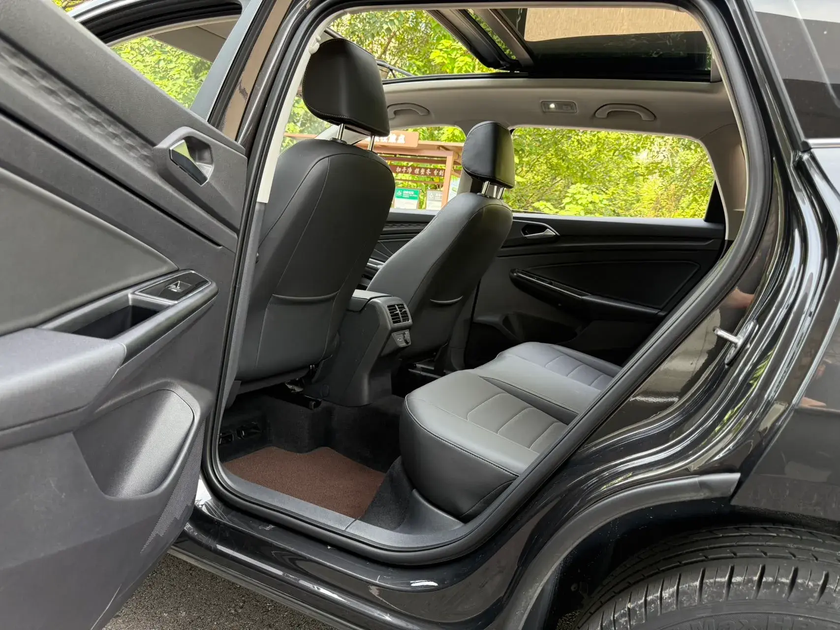 2021 JETTA VS7 thumbnail 3