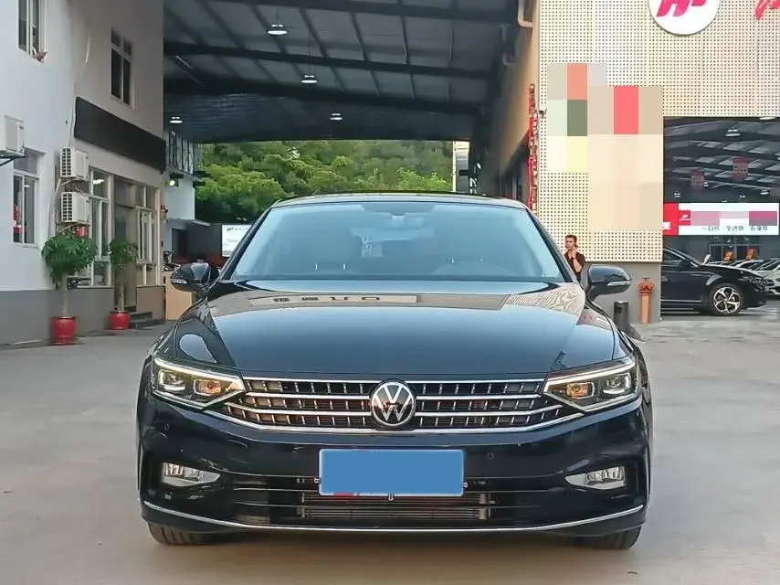 2023 VOLKSWAGEN MAGOTAN thumbnail 2